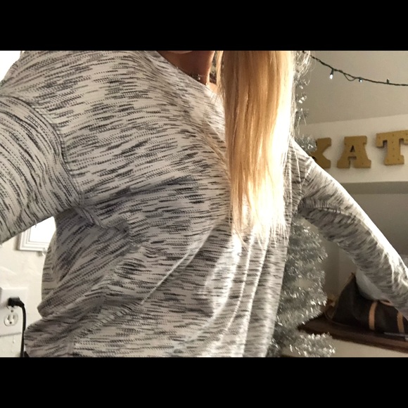 Lululemon long sleeve shirt - Picture 7 of 8